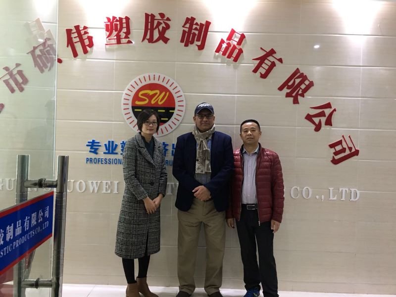plastic extrusion profiles manufacturer
