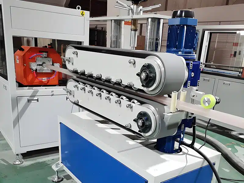 pvc extrusion Pulling device